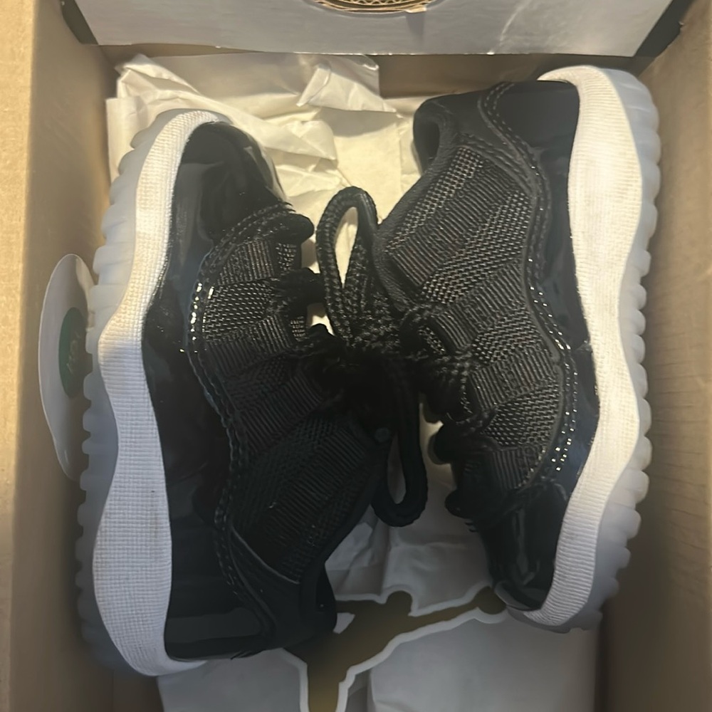 Jordan 11 barely worn!